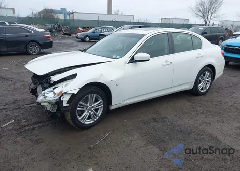 2015 Infiniti Q40 z USA, uszkodzony, nr VIN JN1CV6AR1FM650541